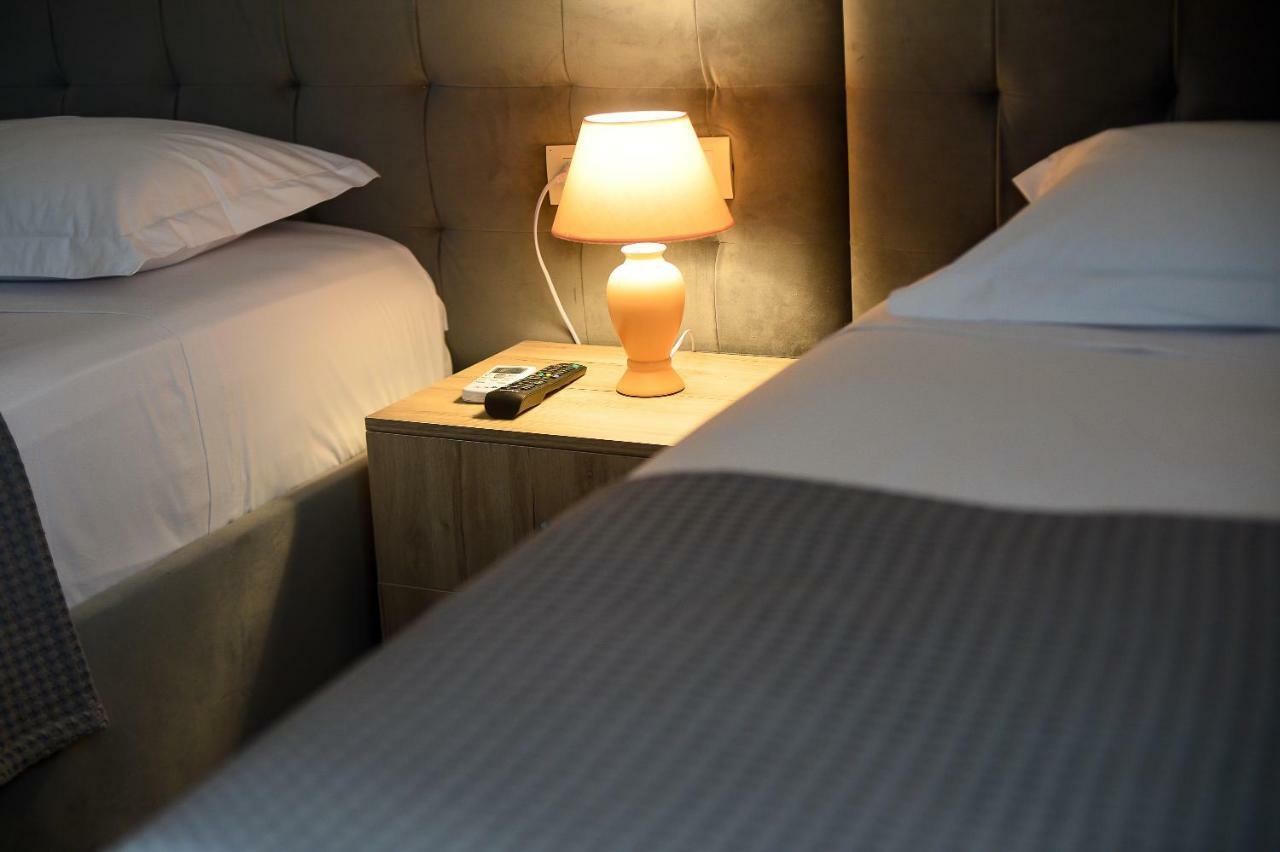 Hotel Niku Tiranë Luaran gambar