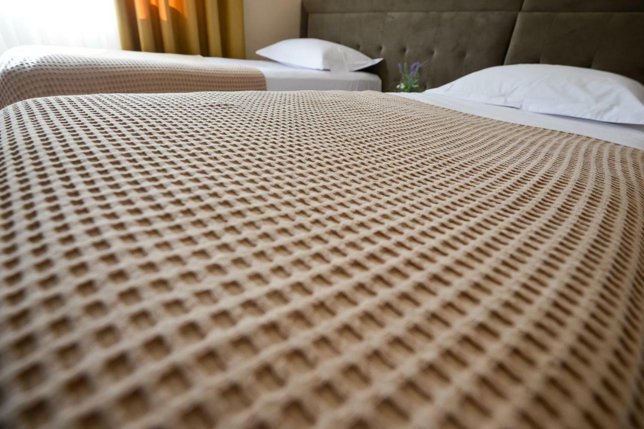 Hotel Niku Tiranë Luaran gambar