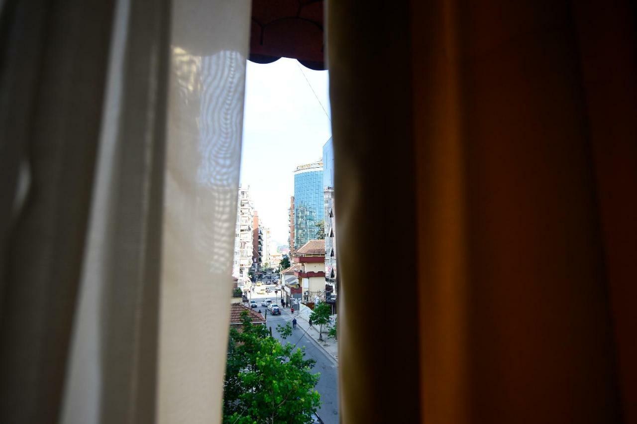 Hotel Niku Tiranë Luaran gambar