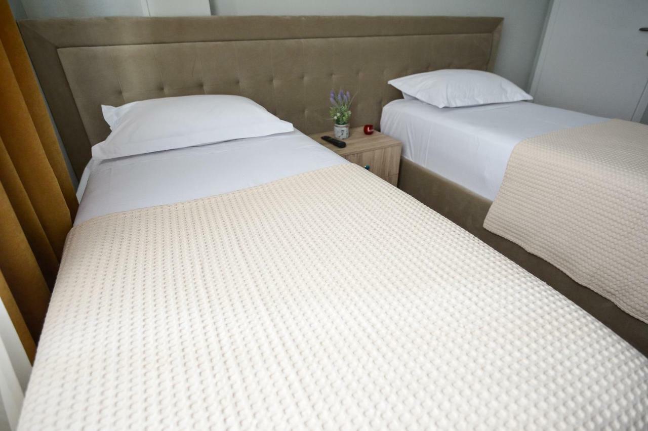 Hotel Niku Tiranë Luaran gambar