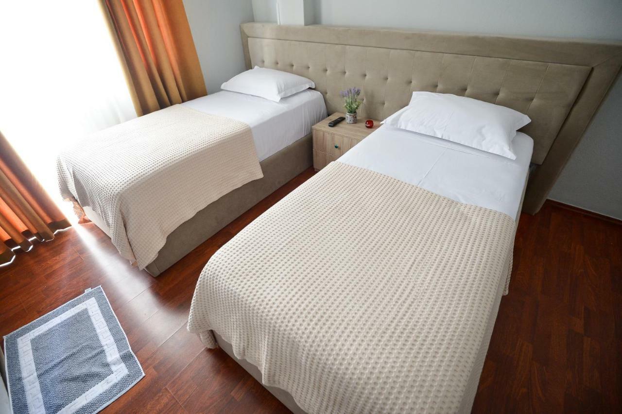 Hotel Niku Tiranë Luaran gambar
